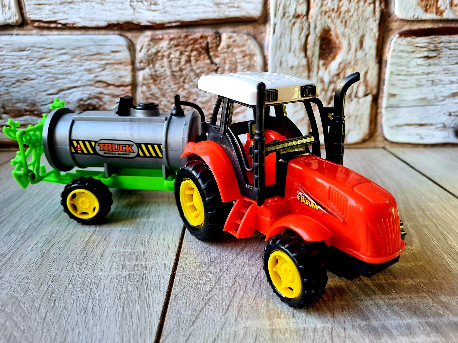 Nowy Czerwony Traktor traktorek z maszyną rolniczą - zabawki