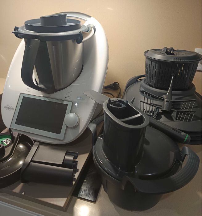 Vendo Bimby TM6 como nova e com todos acessorios.