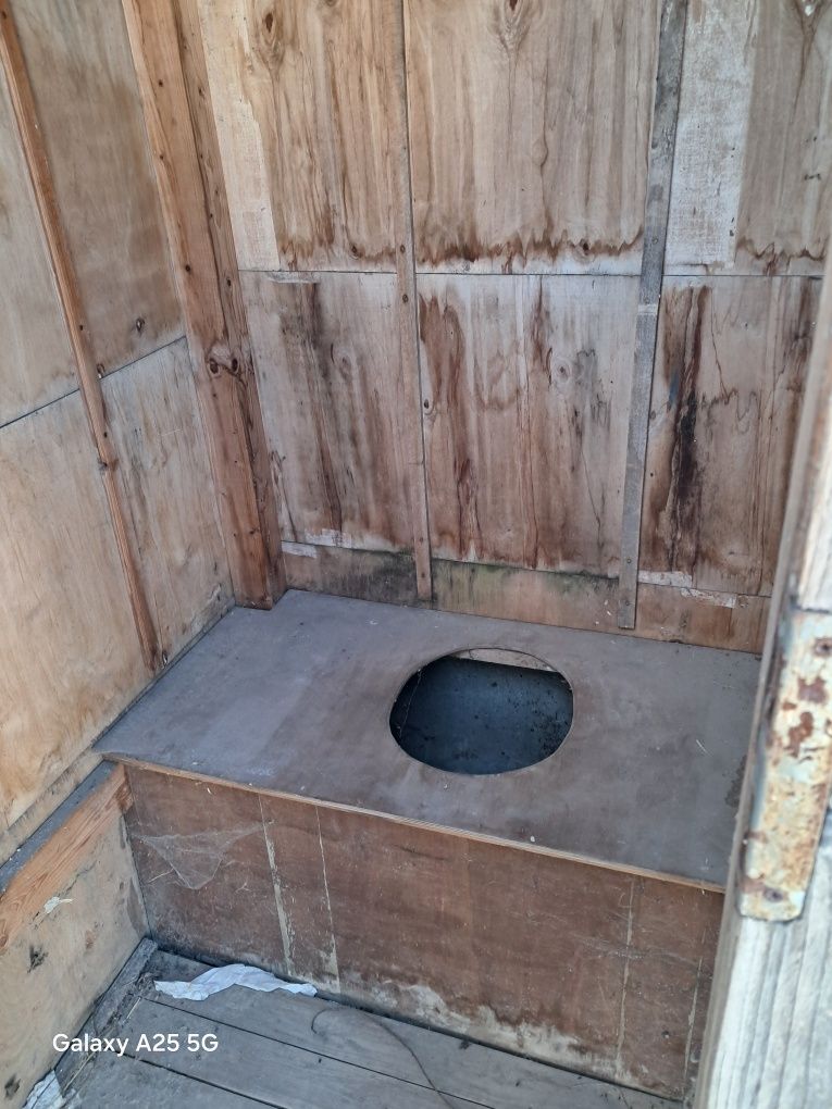 WC wychodek toaleta na budowę działkę