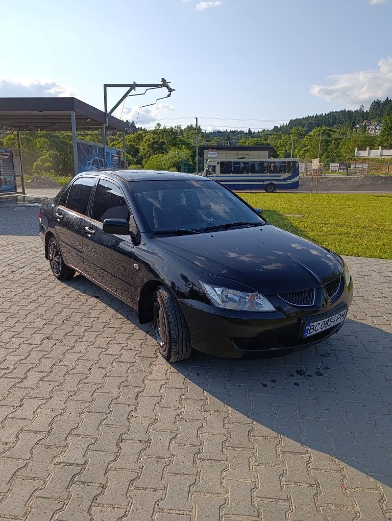 Лансер 9 в хорошому стані