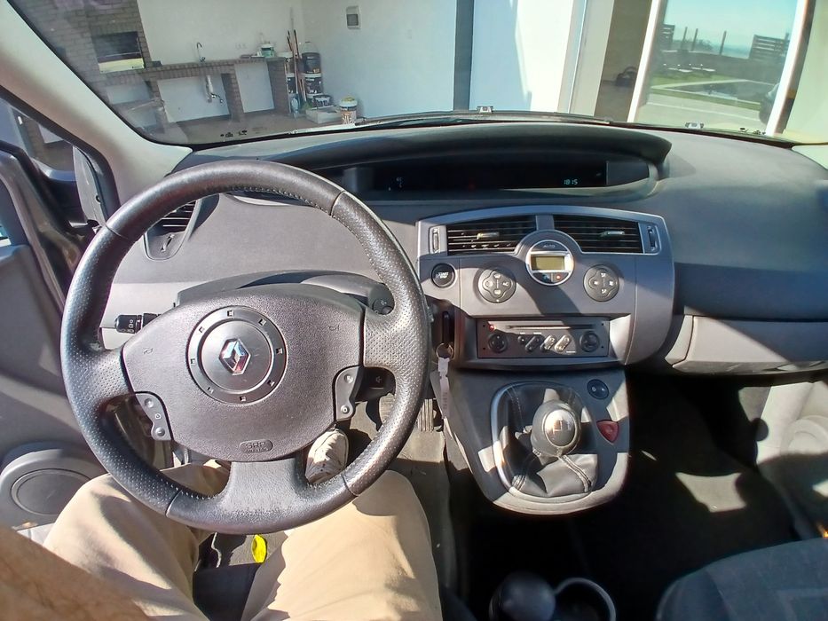 Renault Scenic 5+2 lugares diesel económica