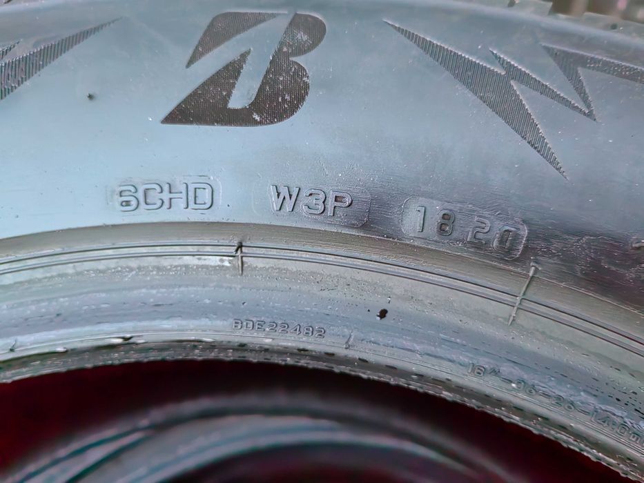 225/60R18 104V Bridgestone Blizzak LM 005 Komplet zima Honda C-rv Bmw