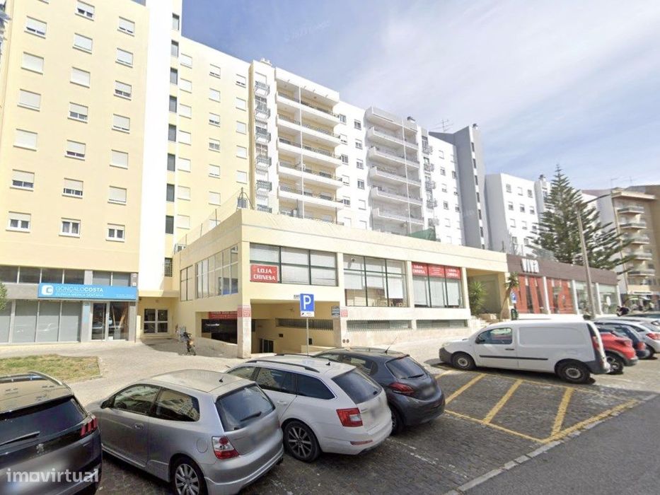 Garagem para arrendamento, Torres Vedras centro