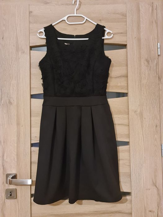 Sukienka czarna 38 góra tiul 3d różyczki