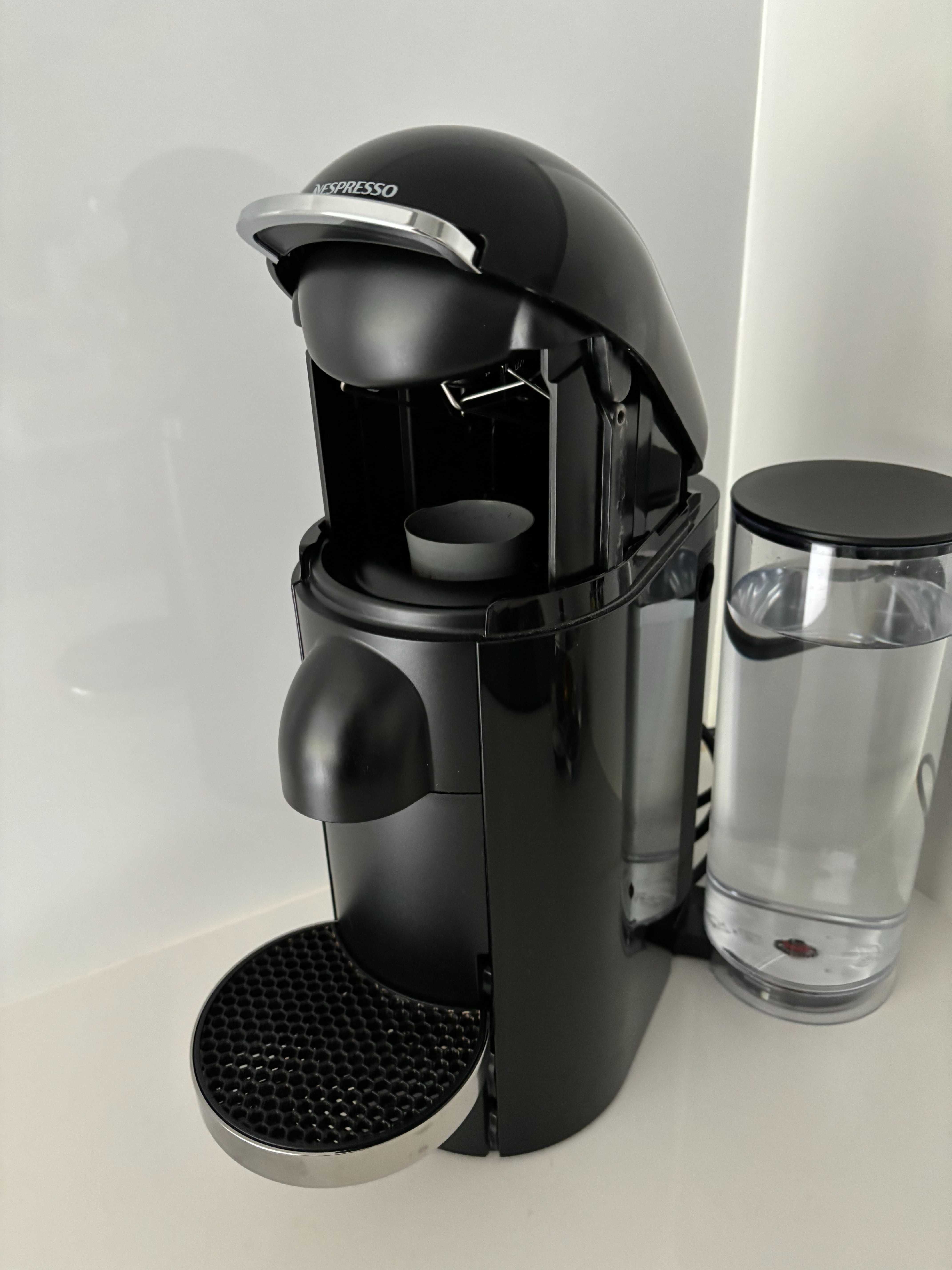 Máquina café NESPRESSO Vertuo Plus Deluxe
