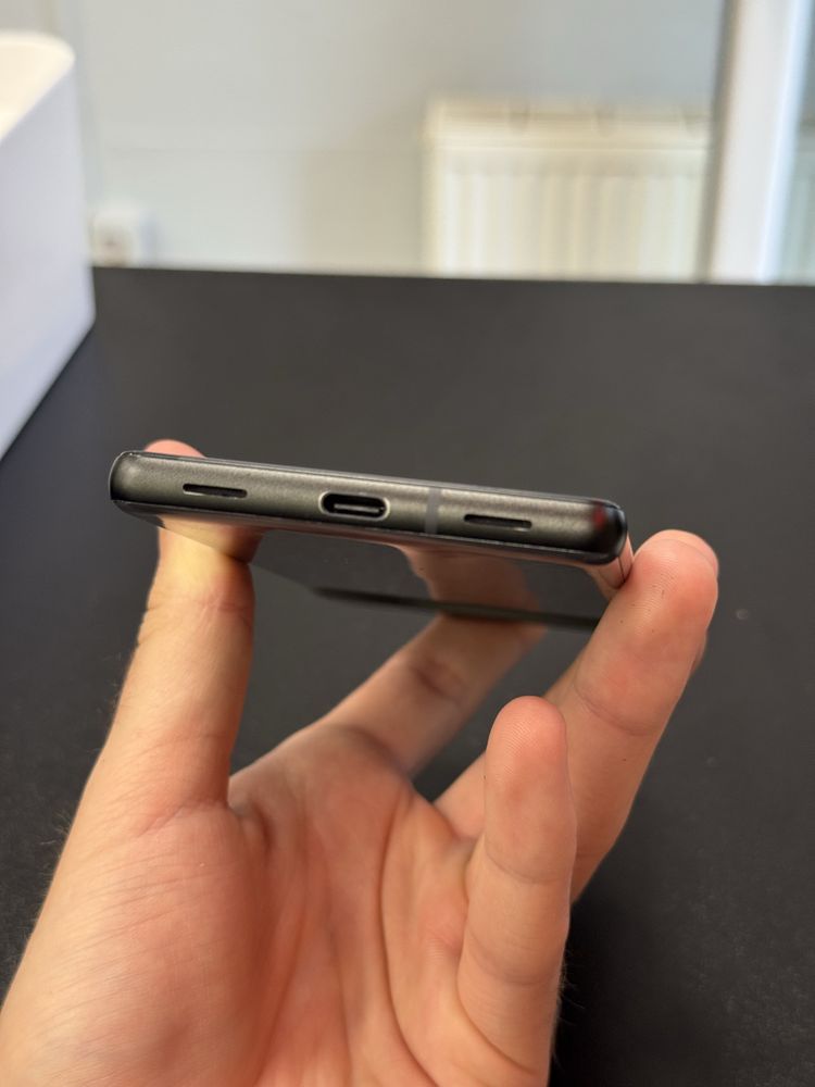 Смартфон Google Pixel 6a 6/128GB Charcoal