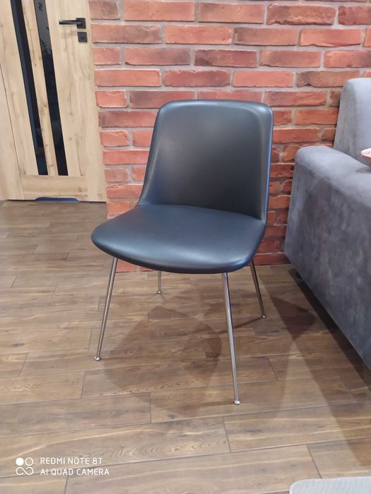 Krzesło Rely dinning HW8 w skórze. & Tradition Hay Gubi Fritz Hansen