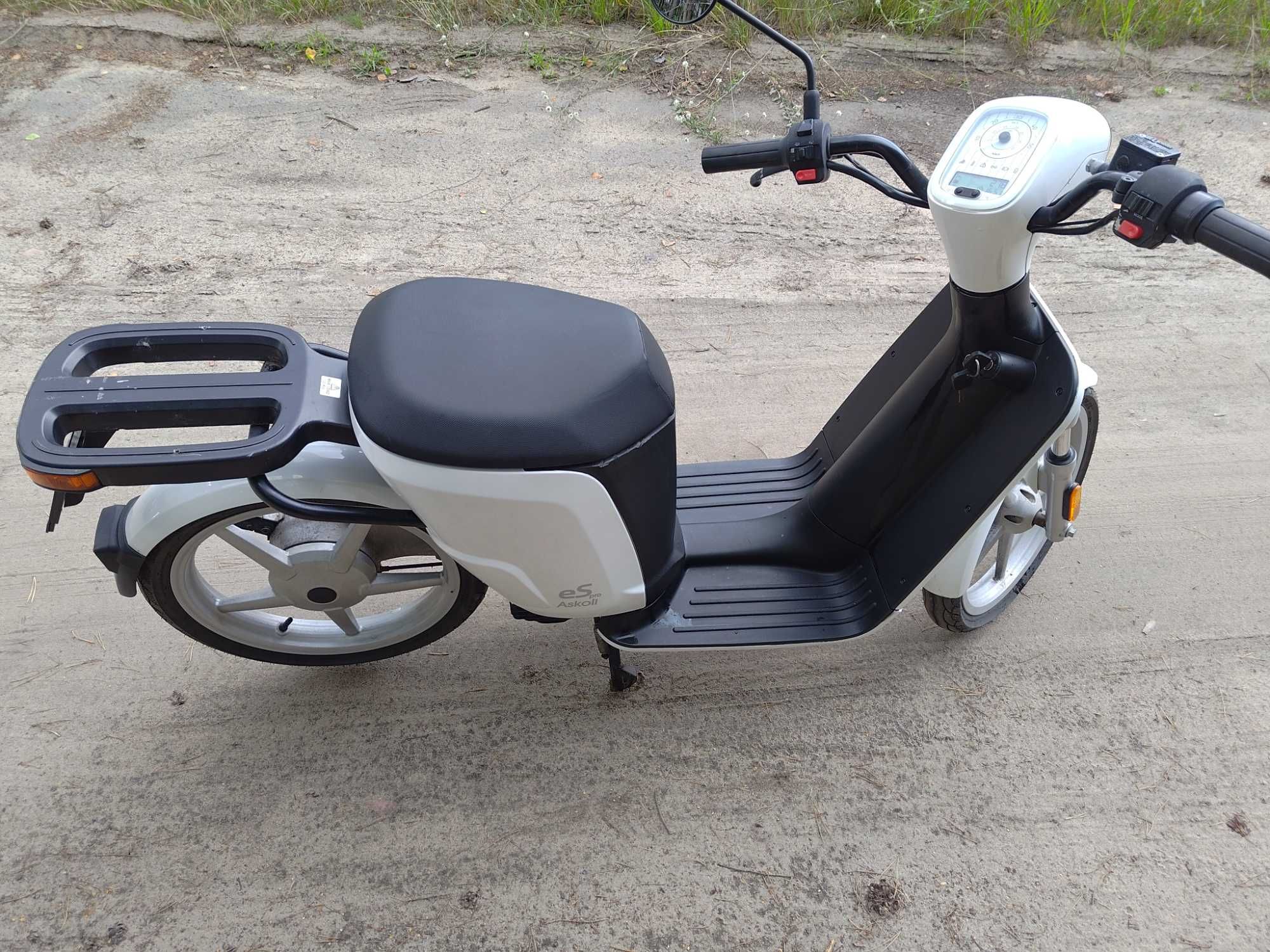 Skuter elektryczny Askoll eSpro