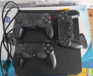 Playstation 4 PS 4 Slim 1 Tb + 3 pady
