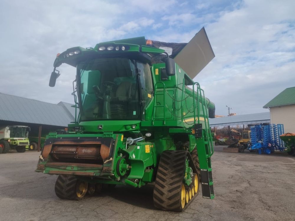 Комбайн John Deere S690i Продаж