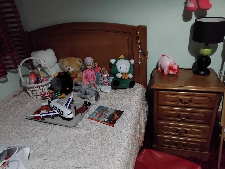 Cama solteiro em bom estado