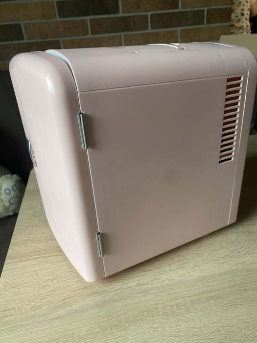 портативний холодильник об’ємом 4 літри