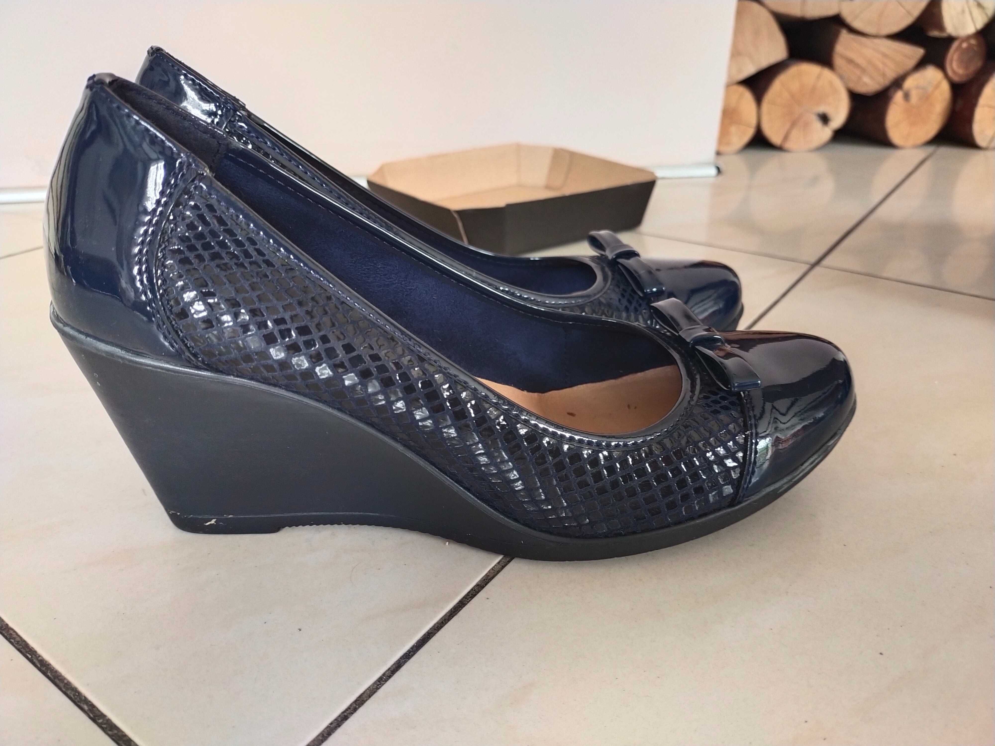 Sprzedam buty nowe skórzane 37