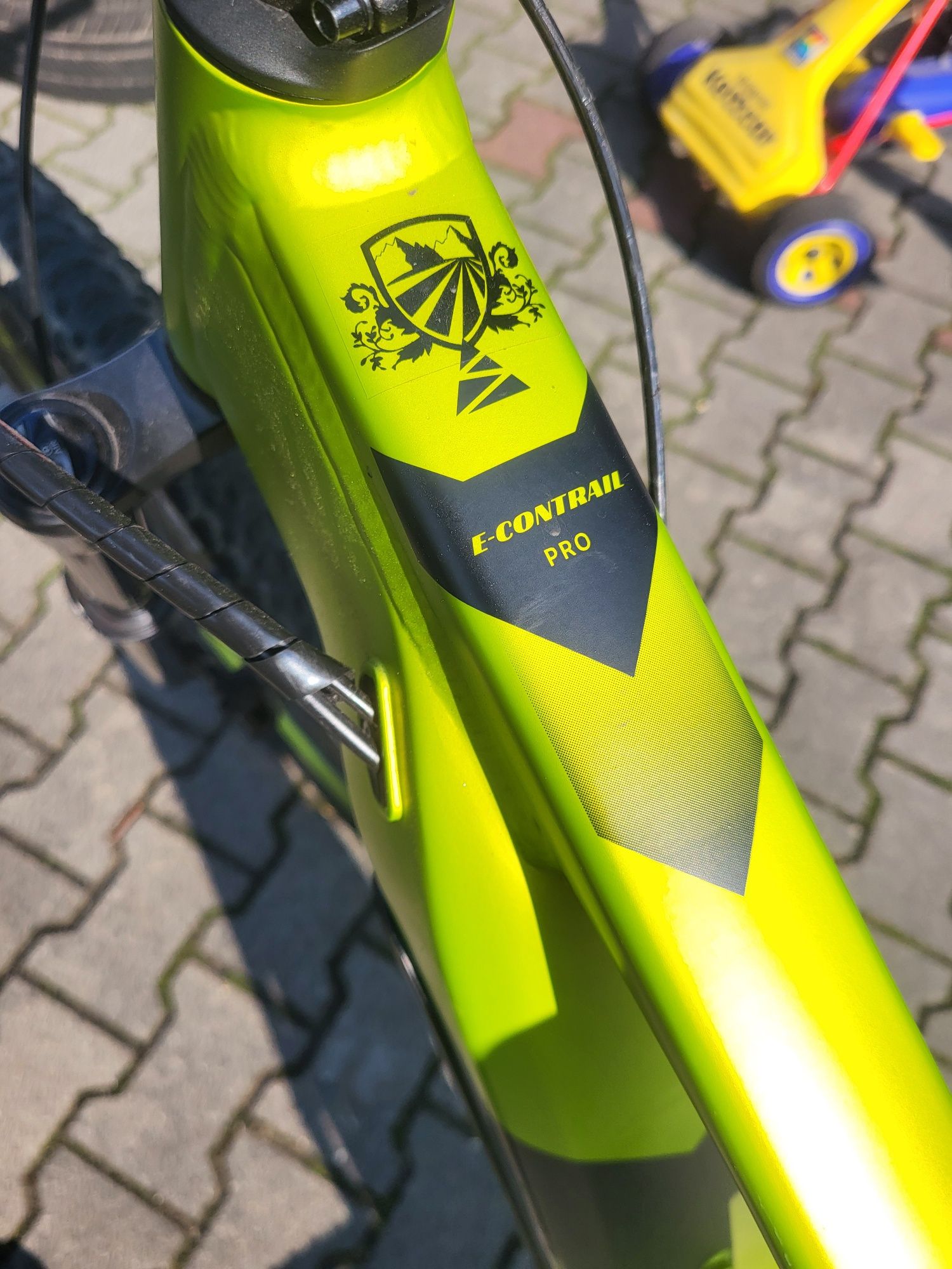 Rower BERGAMONT e-contrail 2022 rok