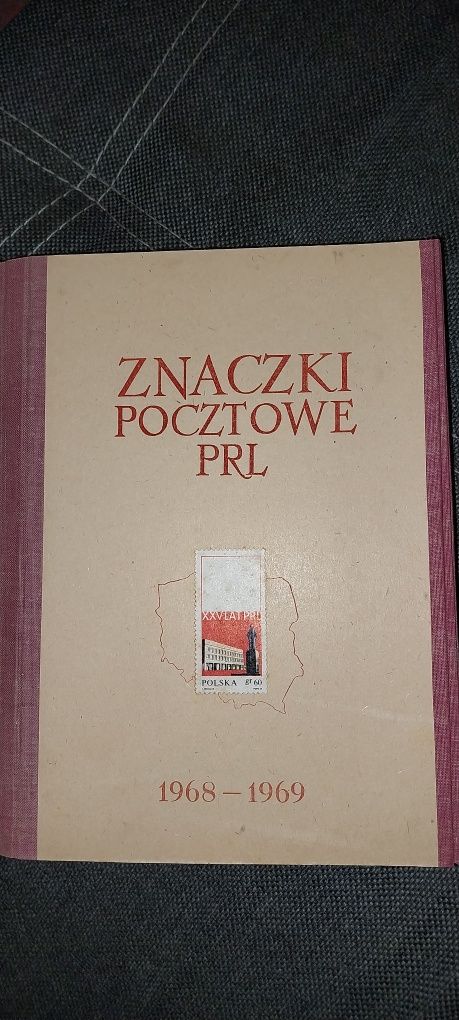 Klaser ze znaczkami pocztowymi z PRLu-tom VIII
