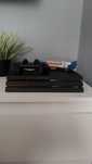Sprzedam PlayStation 4 Pro 1TB + oryg. pad + 3 gry