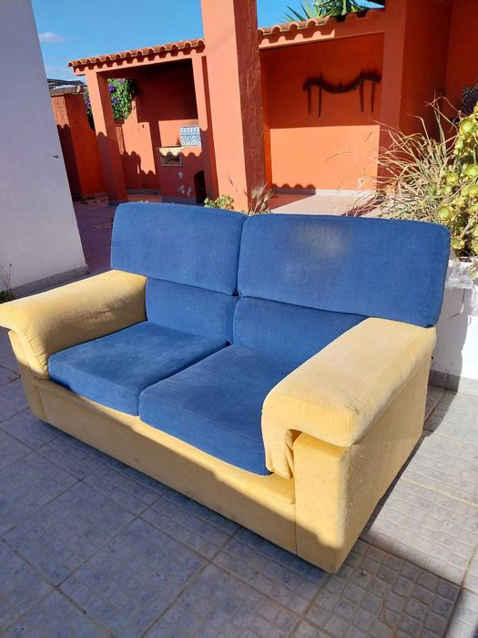 Sofa 2 lugares, azul e amarelo