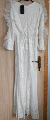 Suknia ślubna zdobiona cekinami