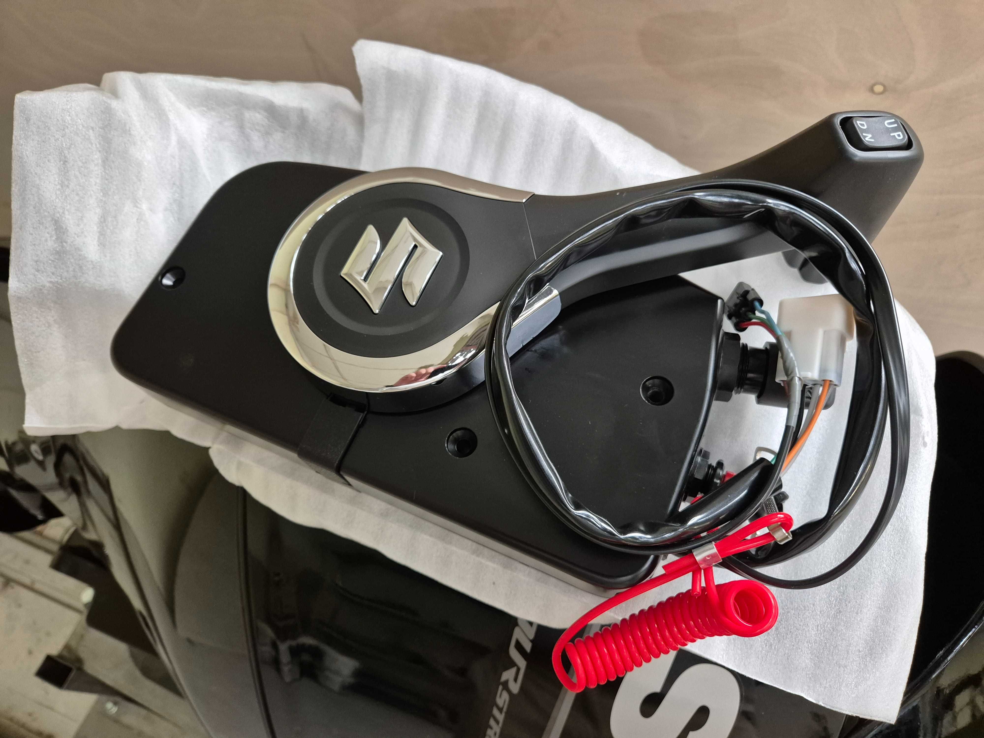 Silnik zaburtowy SUZUKI DF100BTL + PAKIET INSTALACYJNY + akcesoria
