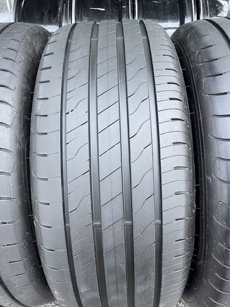 285/45r22 Goodyear Efficient Grip 2 SUV