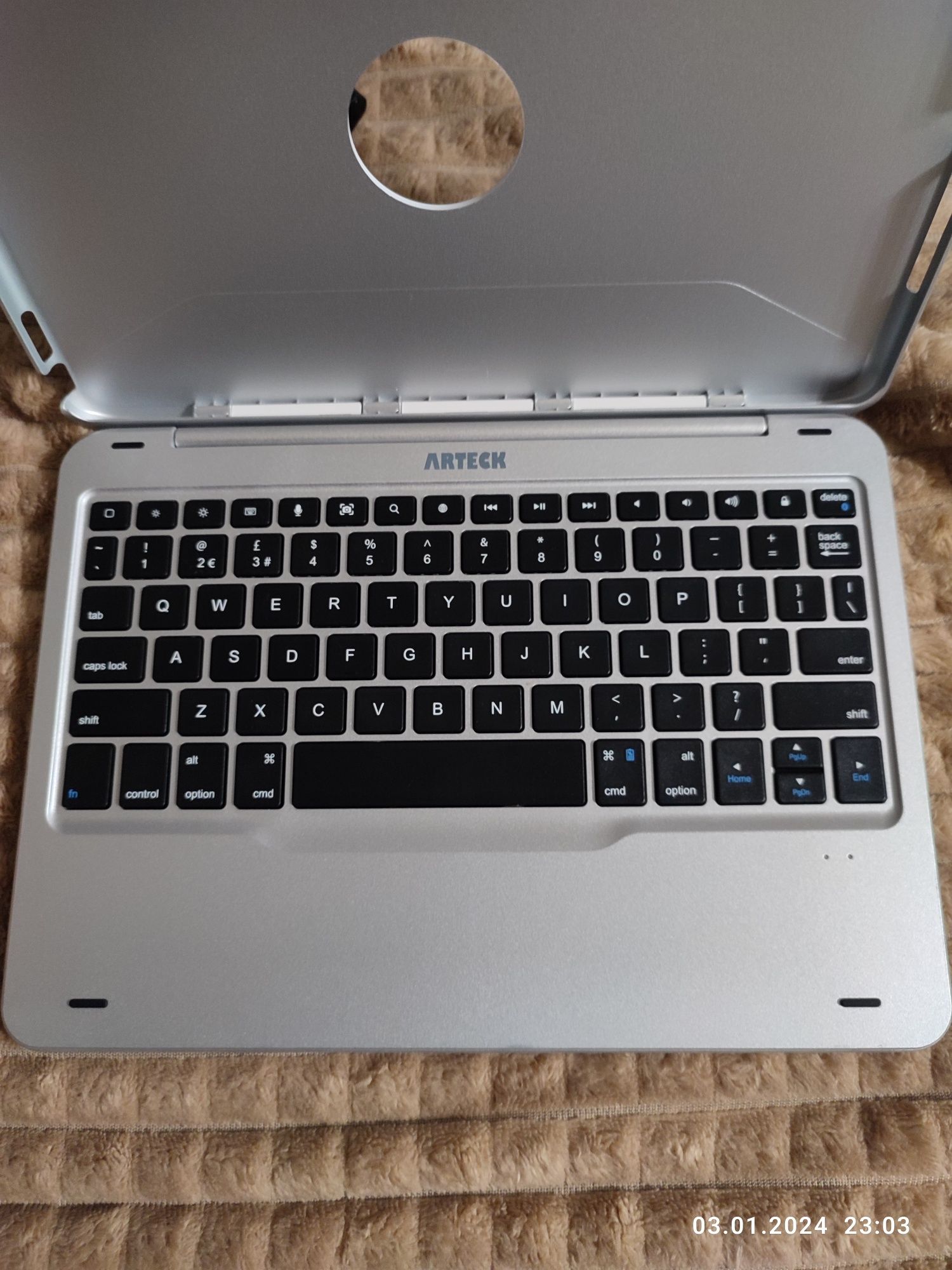 Нова клавіатура-чохол Arteck до iPad