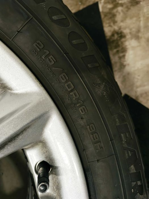 Ford Felgi Koła 16 Cali Opony Zimowe Goodyear UltraGrip 215/60R16 7MM
