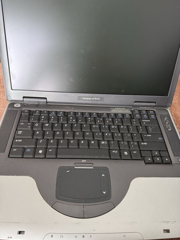 Laptop compaq nx7010 win xp