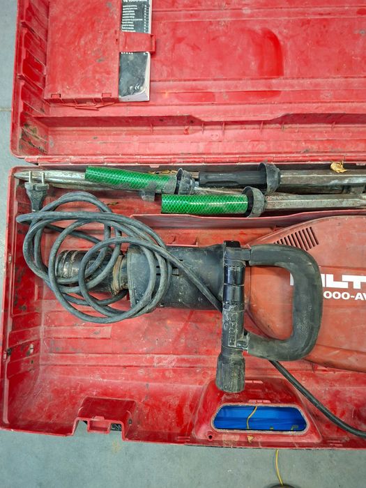 Młot wyburzeniowy Hilti TE 1000 AVR, z walizką, sprawny, stan dobry