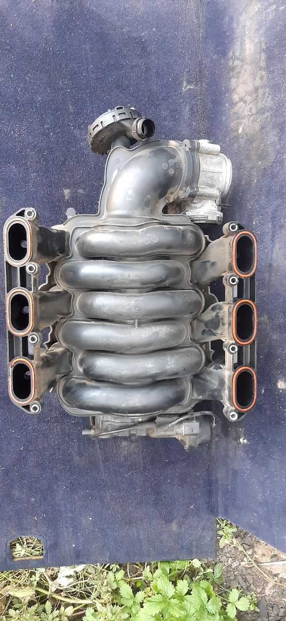 Впускной коллектор audi a6 c6 4f 2.4 v6 24v BDW 06e133151