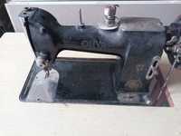 Máquina costura OLIVA