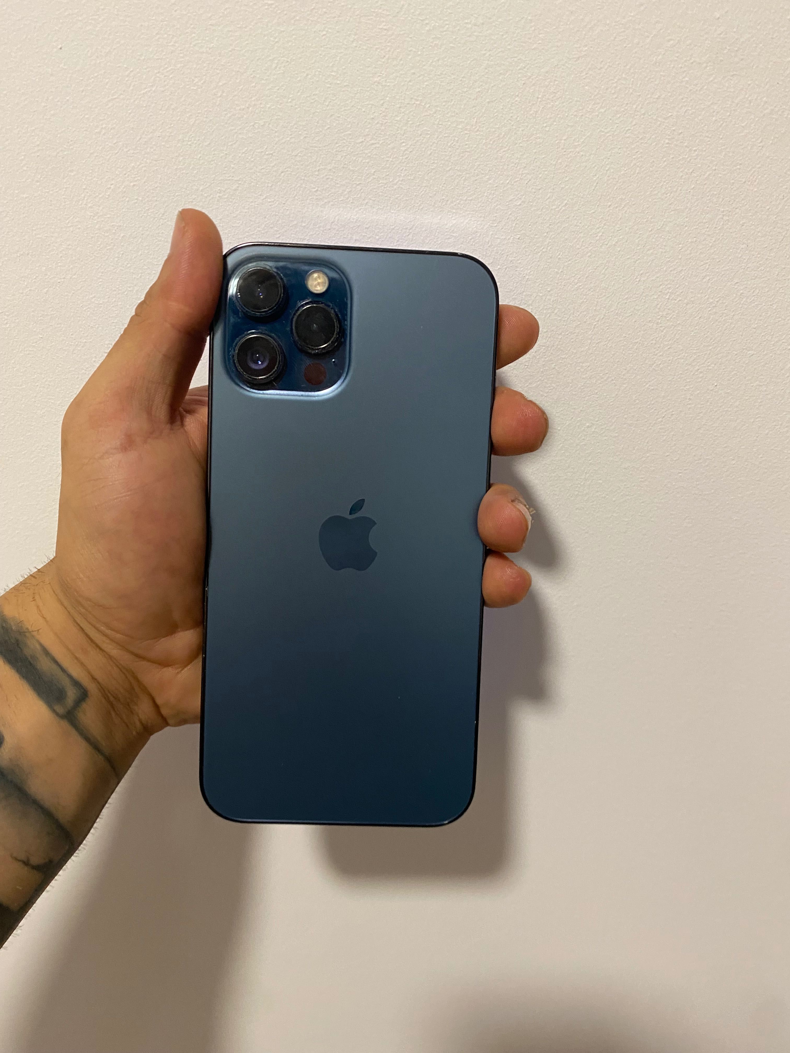 iPhone 12 Pro Max excelente estado