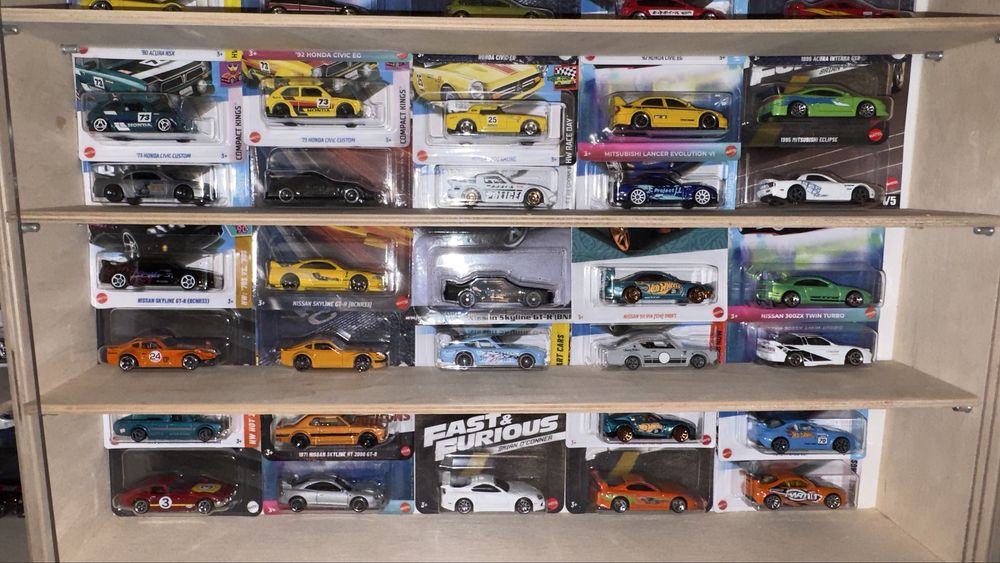 Hot wheels 178 sztuk karty tylko całość wysyłka lub odbiór osobisty