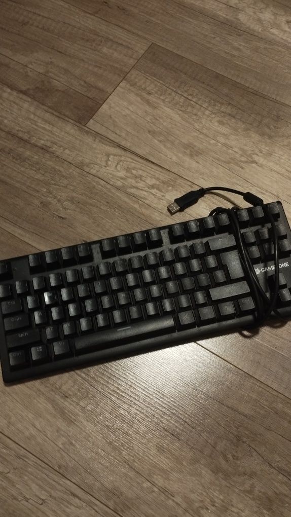 Zestaw klawiatur mechaniczna i mecha-membran