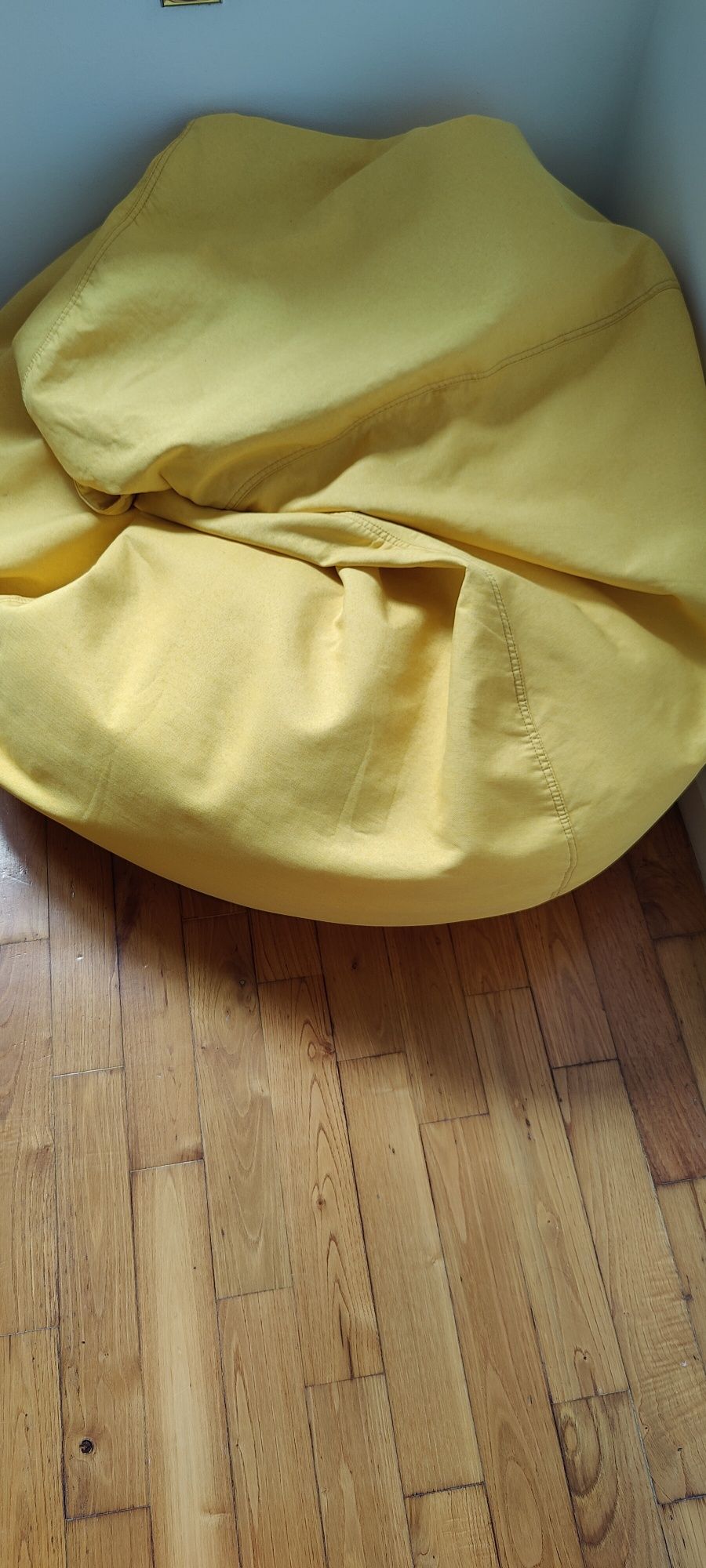 Puff amarelo bom estado