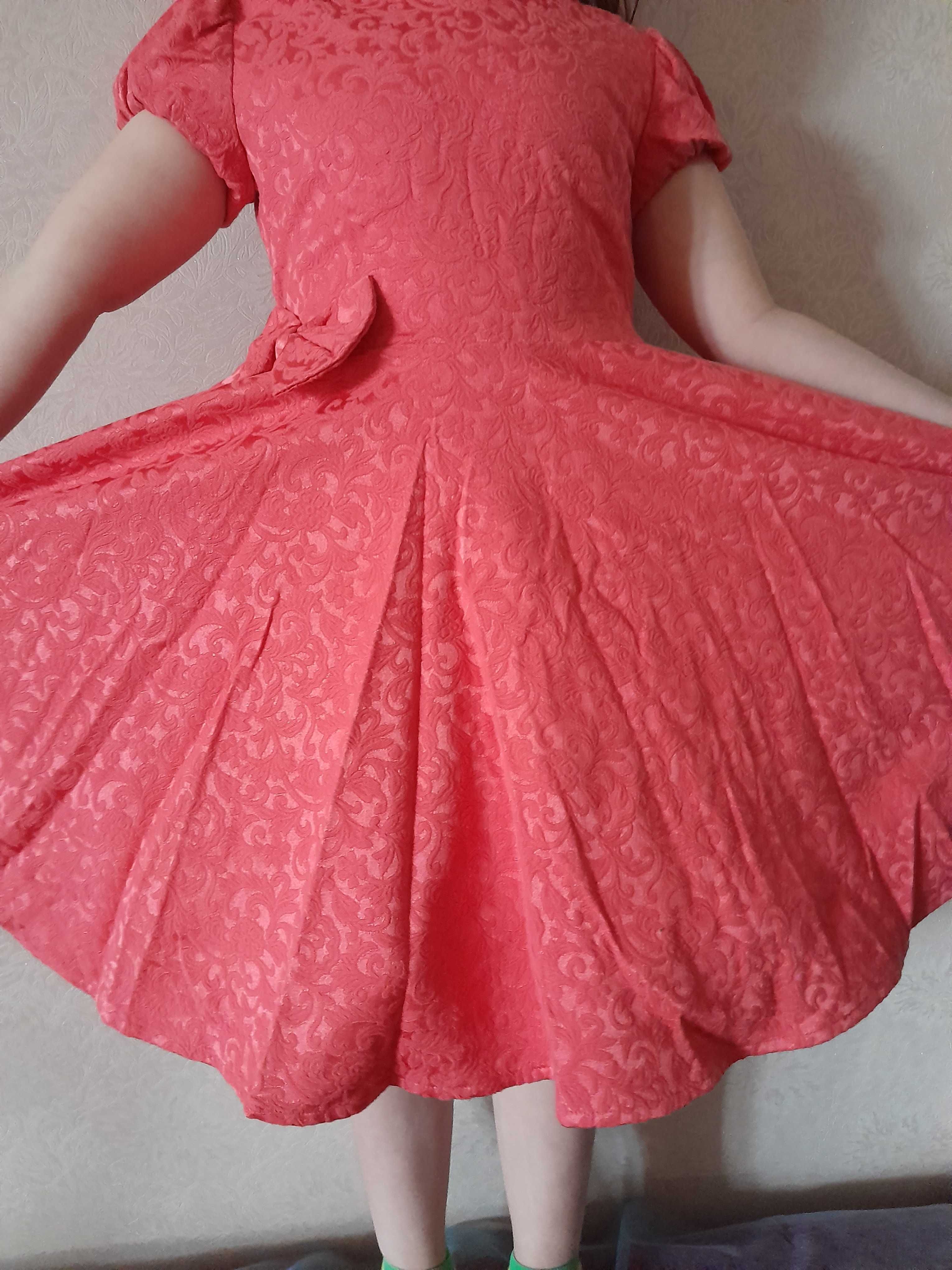 Сукня червона для дівчинки