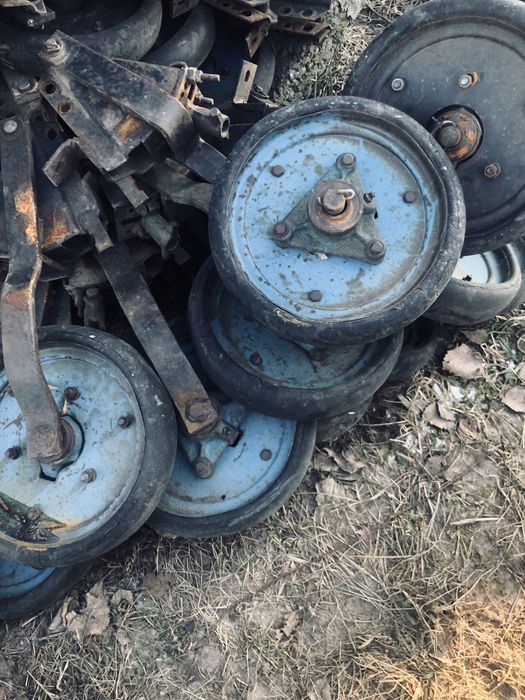 Продам прикотуючи колеса на сівалку сз 3,6 5,4 амазон та для інших