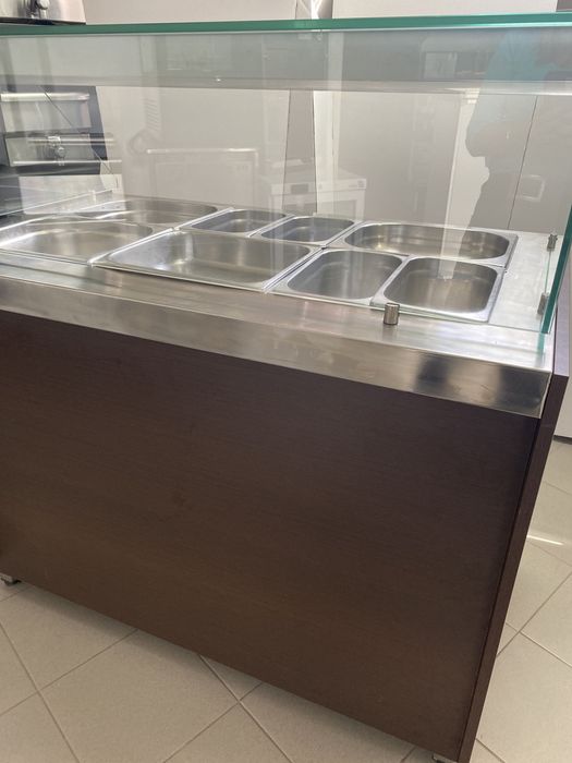 Banho maria com dispensador de pratos