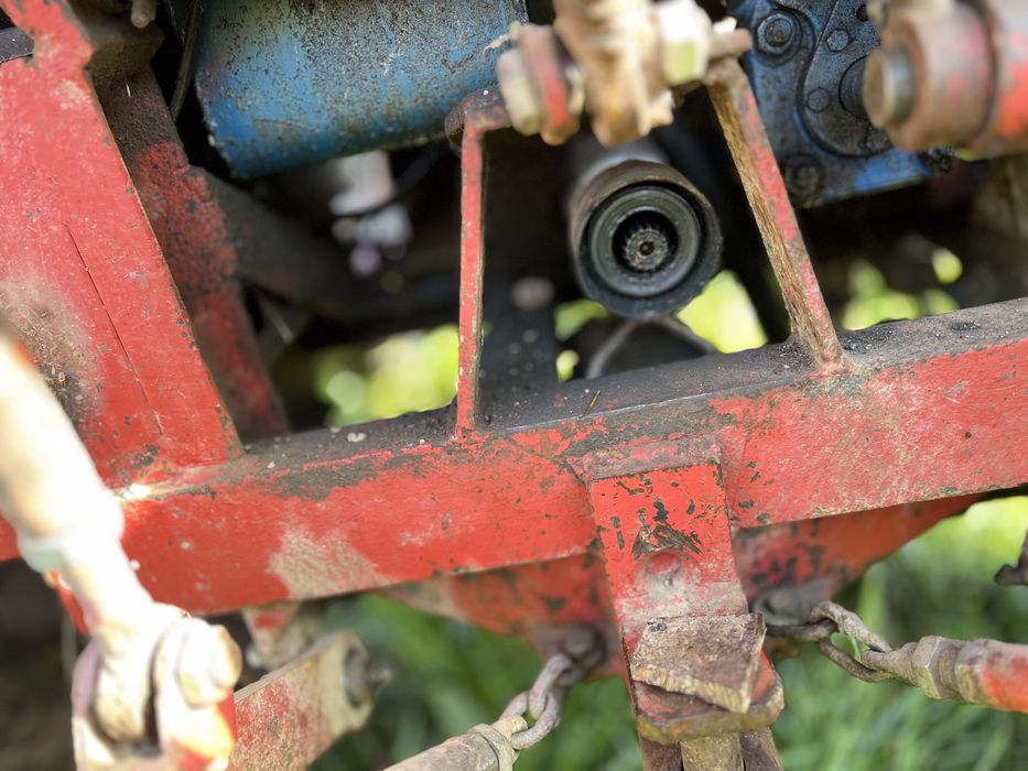 Продам хороший , потужний  економний трактор