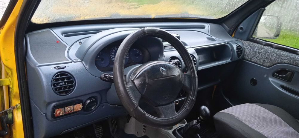 Мінівен Renault Kangoo Пасажир 2000 року. 1,9D Простий дизель