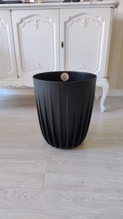Donica plastikowa czarna nowa 50x40cm