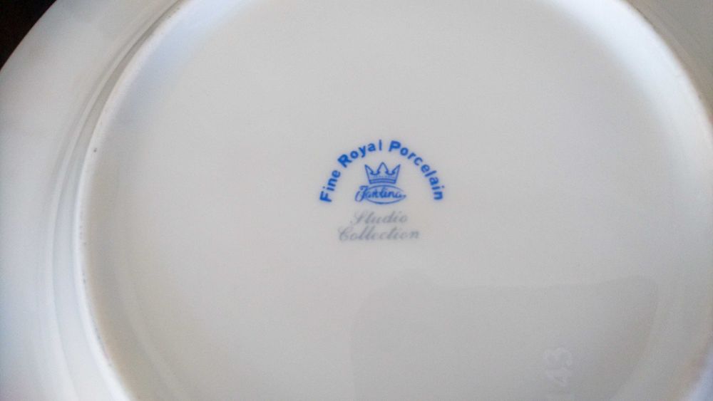 OKAZJA! Porcelana serwis obiadowy+kawowy 51 szt. Fine Royal Porcelain