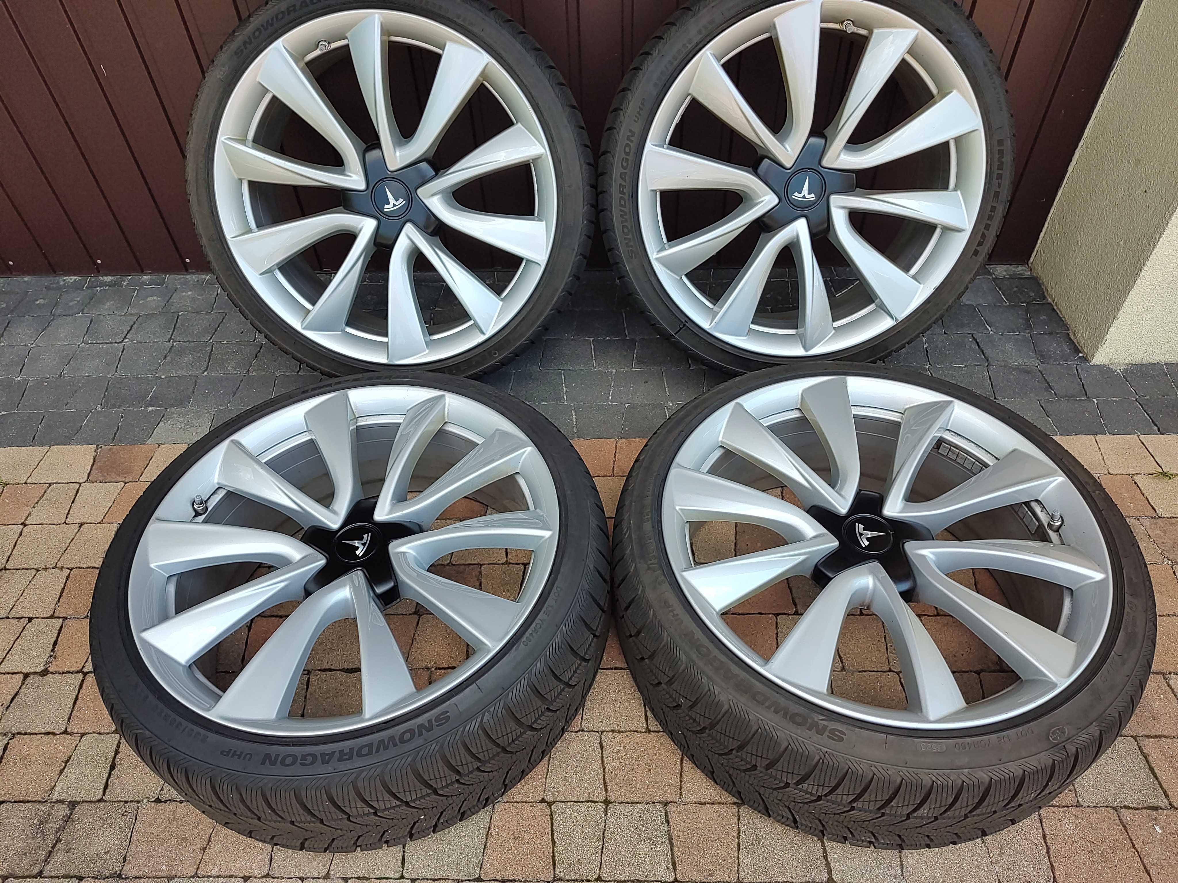 4 x Koła Aluminiowe TESLA 3  5x114,3 ET35 Opony 235/35/20 - 8 mm !