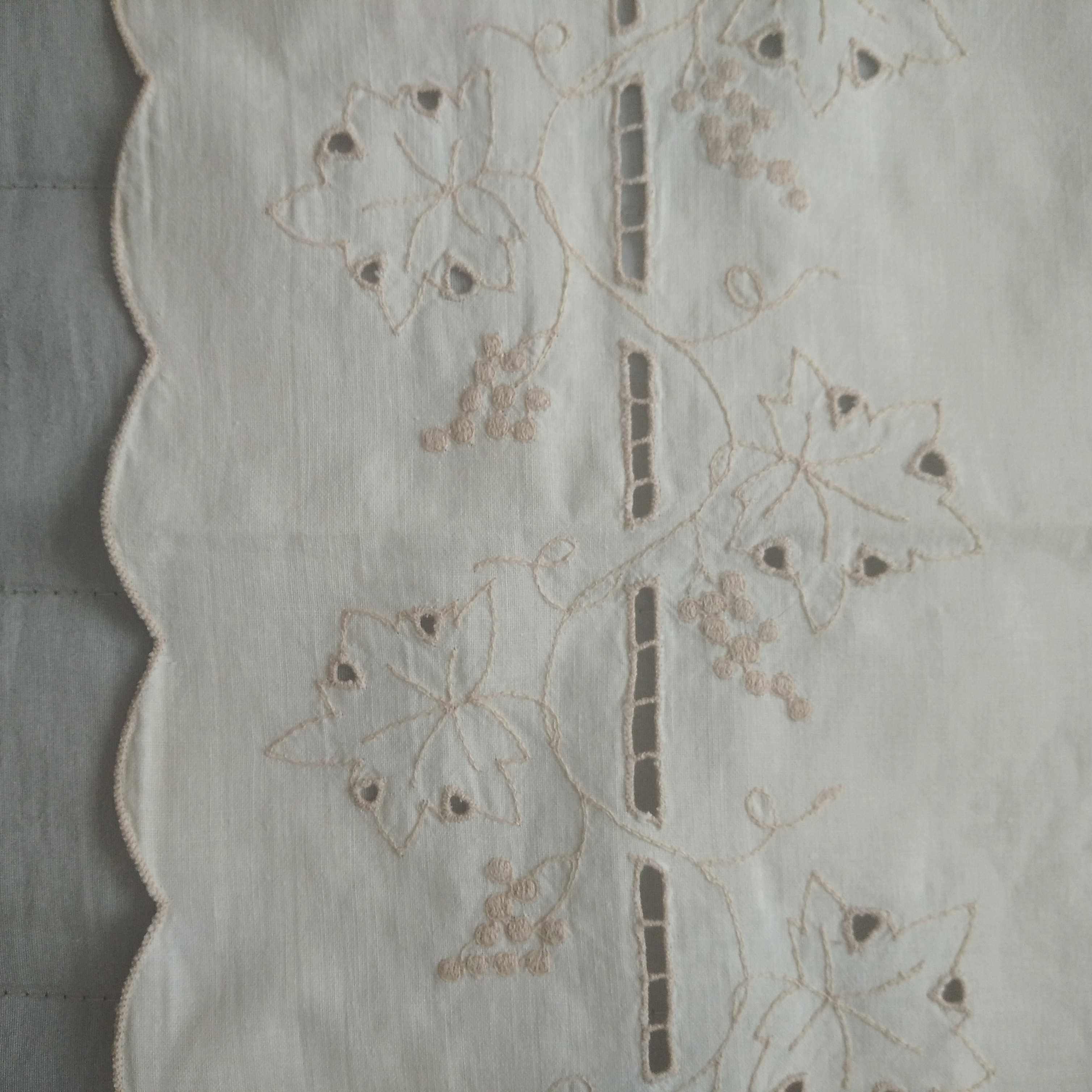 Nowa kwadratowa serweta bawełniana z haftem 82 cm