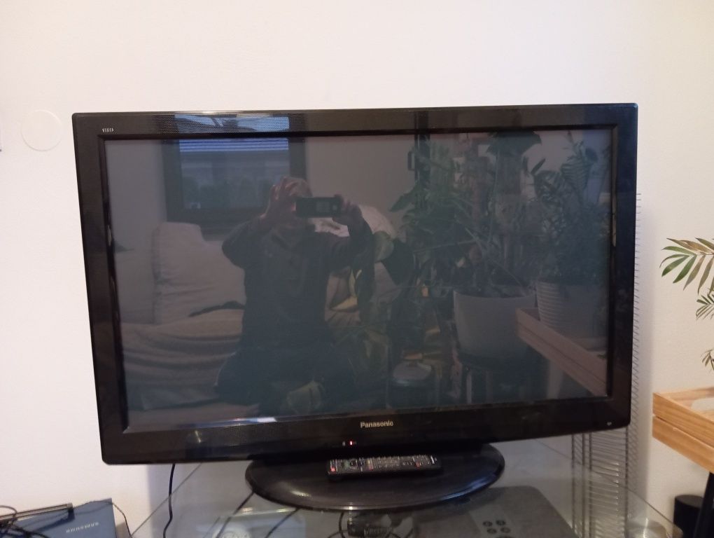 Panasonic viera TXP42X20X + stolik szklany