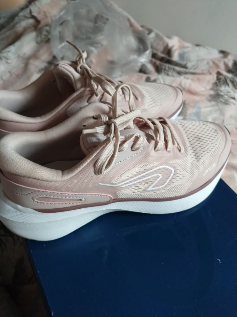 Buty do biegania damskie kiprun