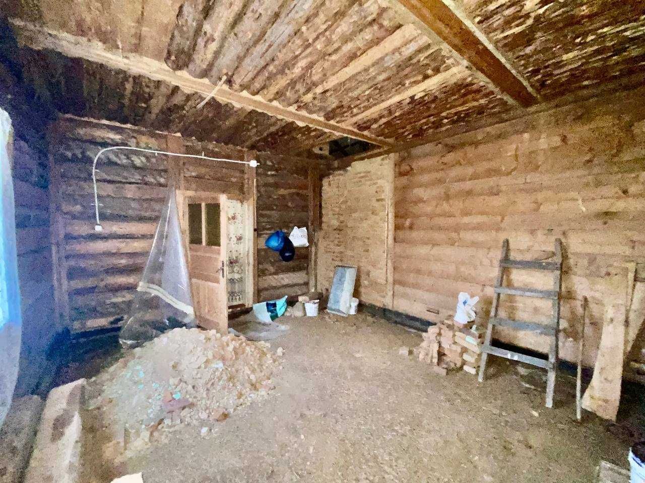 Продається дерев’яний  будинок у підніжжя карпат в с. Тишівниця