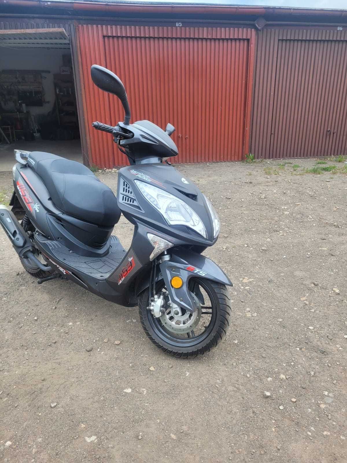 Skuter Barton falcon