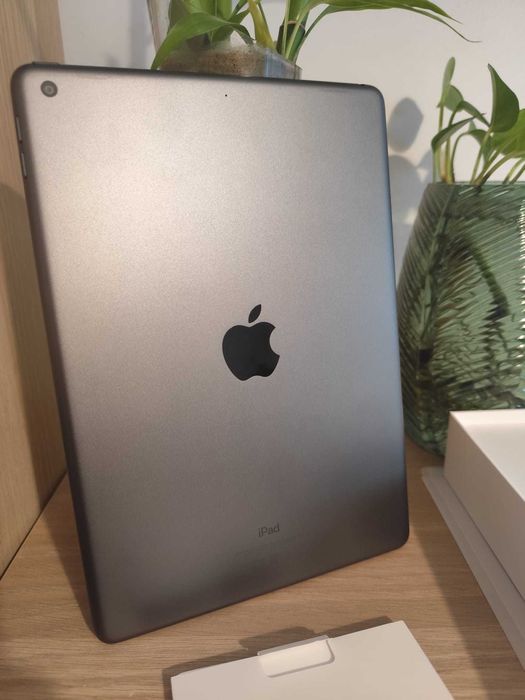 Apple iPad 9th Gen 10.2" 64GB cinzento