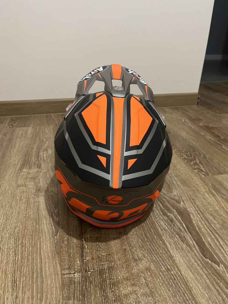 Kask offrodowy motocyklowy firmy Airoh, rozmiar XL