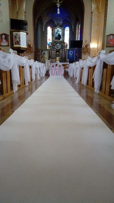 Biały dywan do kościoła i inne
